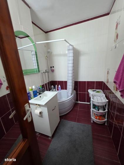 Apartament 2 camere, cu balcon inchis.lupeni - 8