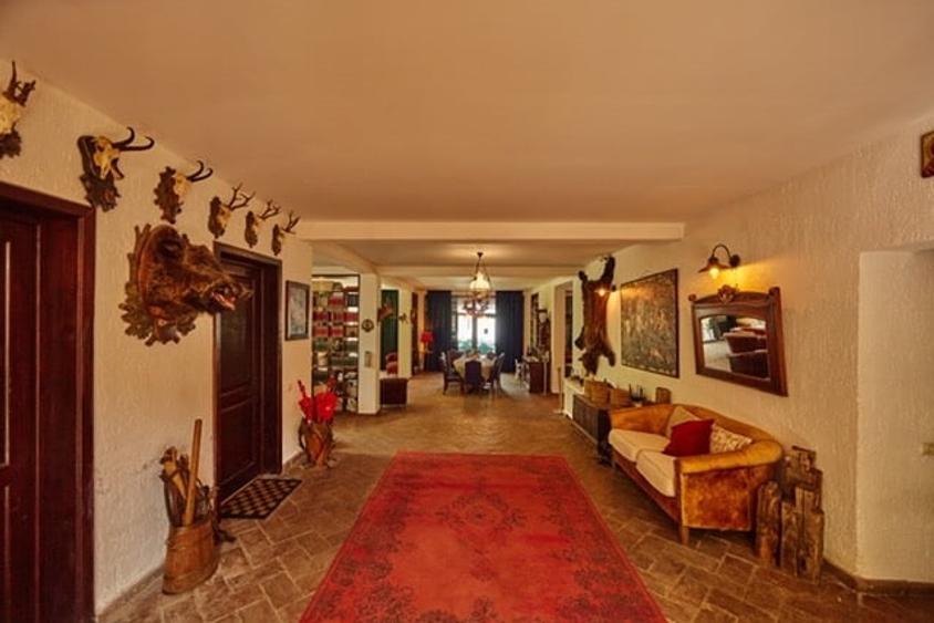 Pensiune lângă Complex Cheile Gradistei în Moeciu -Bran ,amenajare unică - 7