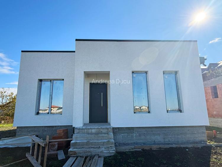 Vila Individuala / 4 Camere / 2 Bai / Teren 300 mp