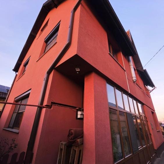 Vand casa Harman 4 camere  locatie centrala singur in curte - 1