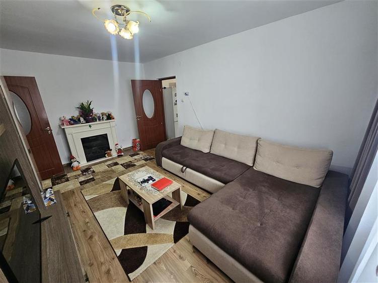 Resita, 3 Cam. Cf. 1, Mobilat+Utilat, Et. 1, Bulevard, Micro 3 - 2