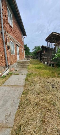 Casă cu 2 camere cu Teren 680 Mp în Războieni-Cetate