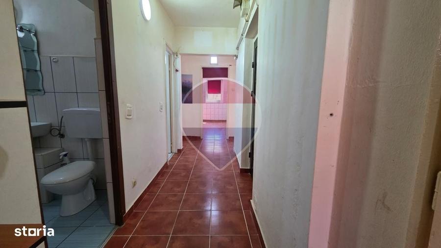 Apartament cu 4 camere în Vitrometan