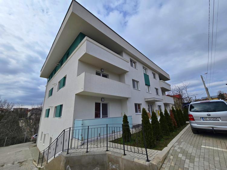 Spațiu comercial, de 36 mp, în Nicolina