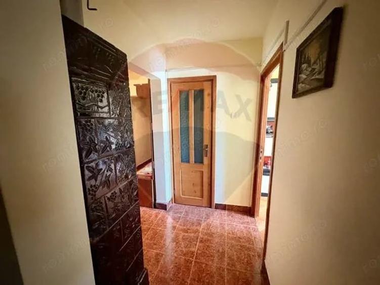 Apartament cu 3 camere decomandat în Sud