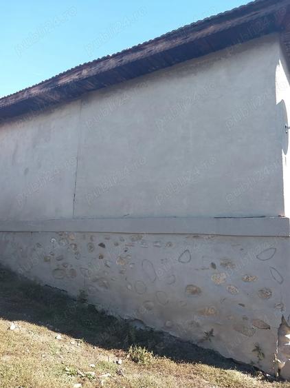 Casă cu 3 camere cu Teren 10000 Mp în Bustuchin