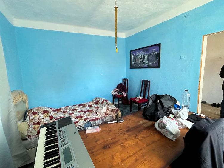 Casă cu 4 camere în Obârșia de Câmp