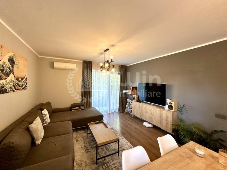 Apartament cu 3 camere semidecomandat, mobilat în Europa