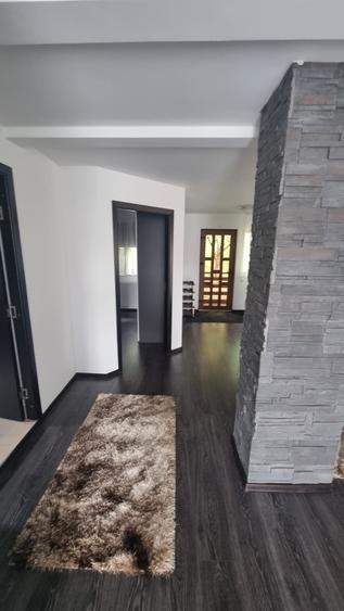 Casă individuală cu 6 camere cu Garaj în Călata