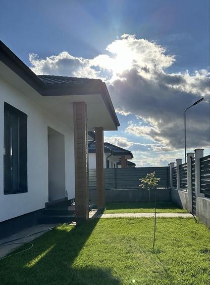 Casă cu 3 camere în Cârcea