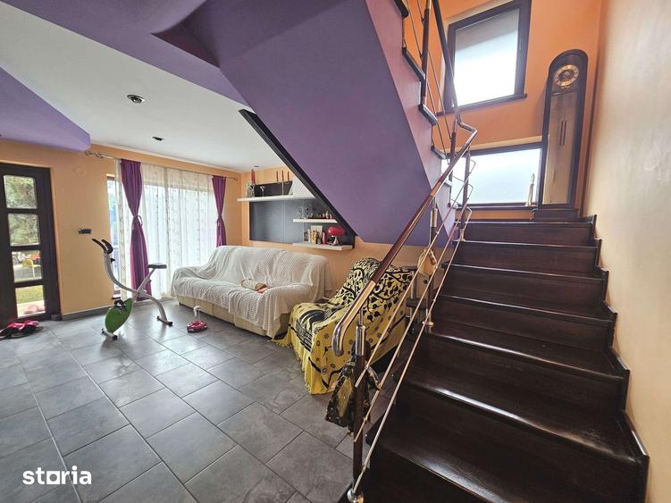 Casă cu 5 camere cu Teren 500 Mp în Central