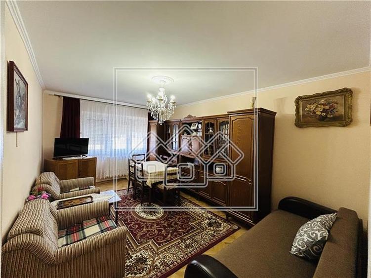 Apartament cu 2 camere decomandat în Calea Dumbrăvii