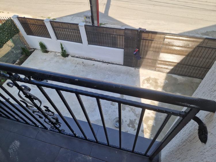 Casă cu 3 camere cu Teren 200 Mp în Lumina