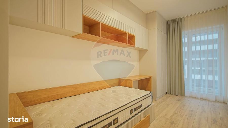 Apartament cu 3 camere, mobilat în Tractorul