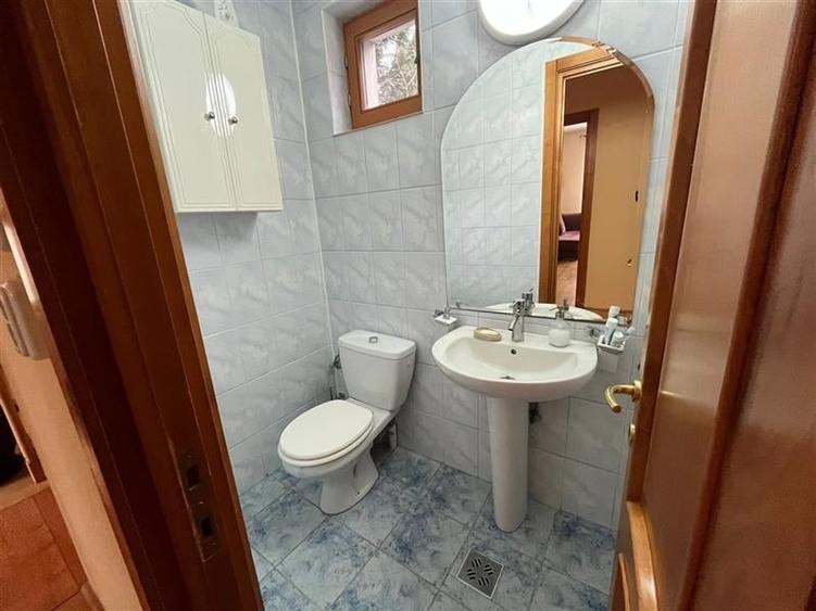 Apartament cu 5 camere decomandat în Platou