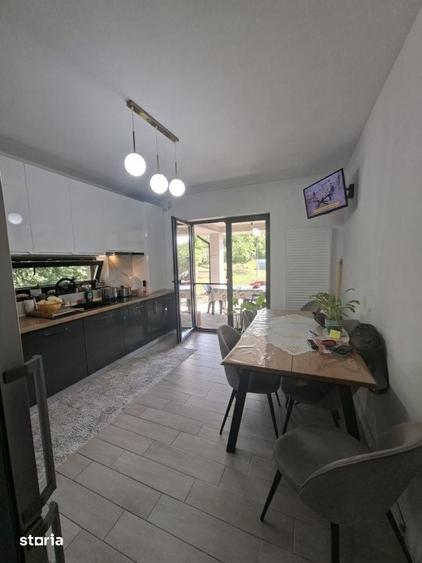 Casă cu 3 camere cu Teren 1780 Mp în Griviței