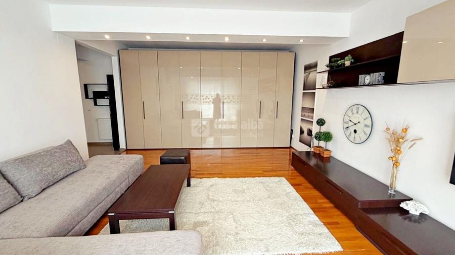 Central, 2 camere premium, vedere spre Mitropolie, parcare inclusa - 3