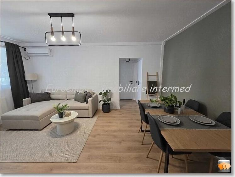 Apartament 2 camere de vanzare zona Centru - 1