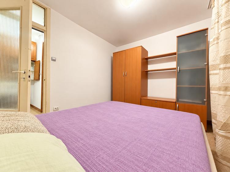 Apartament cu 2 camere semidecomandat în Soarelui