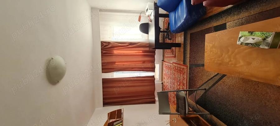 Apartament cu 3 camere decomandat în Cetate