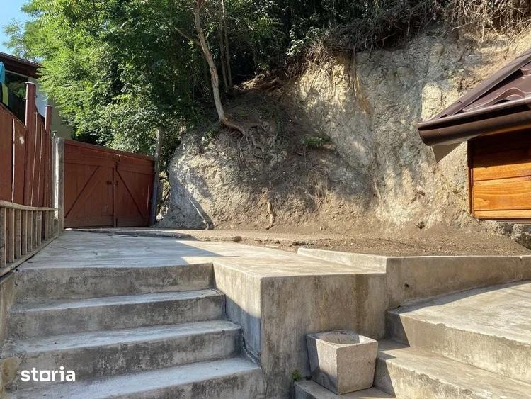 Casă cu 1 camere cu Teren 305 Mp în Schei