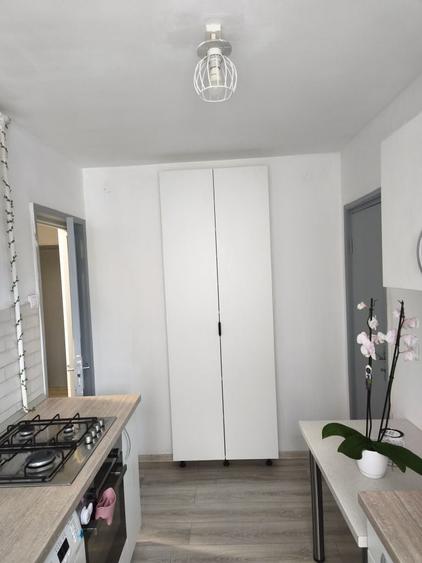 Apartament cu 2 camere decomandat în Exterior Vest