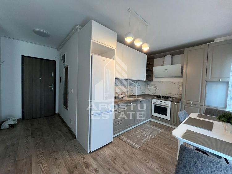 Apartament cu 2 camere semidecomandat, mobilat în Soarelui