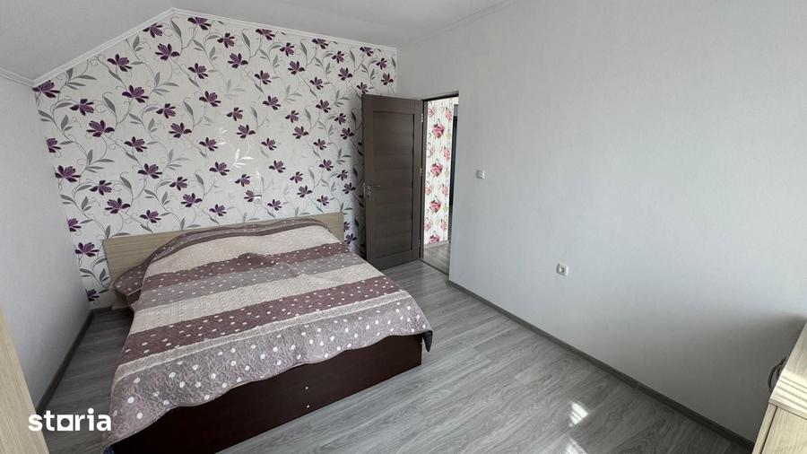 Casă cu 7 camere cu Teren 1080 Mp în Sânmartin