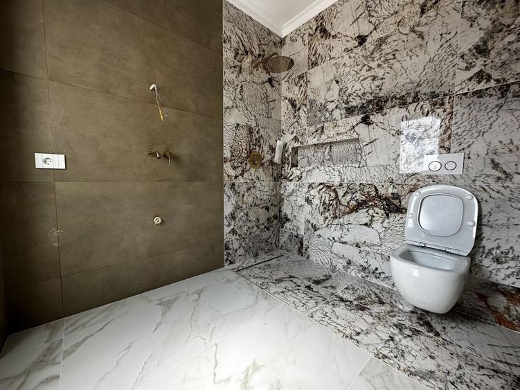 Casă cu 4 camere în Făcăi
