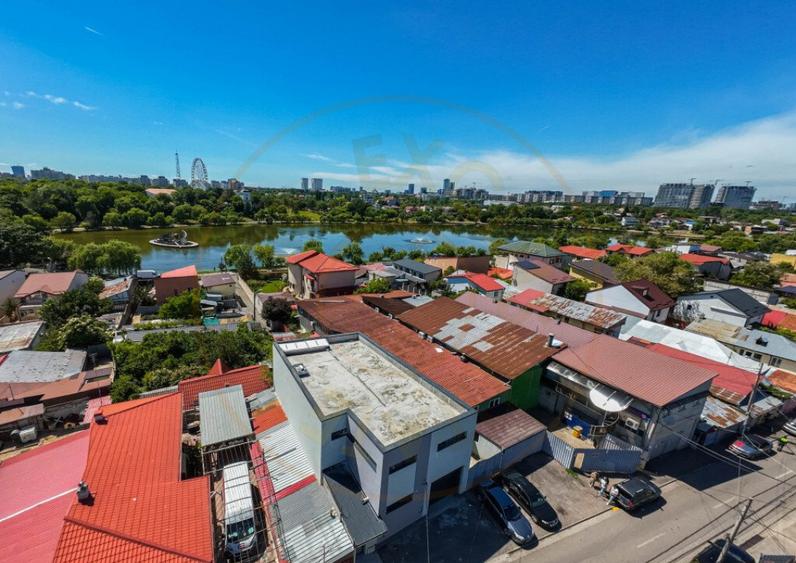 Hala / Spatiu Productie / Rezidential - Vedere catre lac - 8