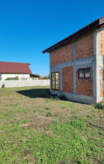 Vand casa individuala cu etaj - 2