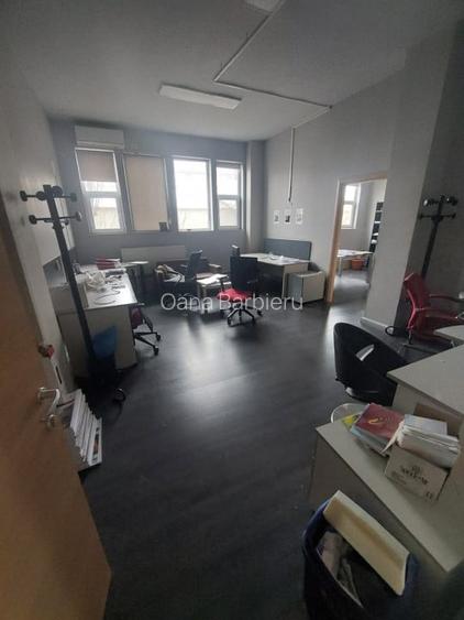 Delfinariu, spatiu 289 mp., ideal birouri/sali de curs etc., parcare