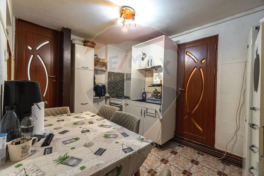 CASA COMPUSA DIN 2 APARTAMENTE, SCHEII BRASOVULUI| COMISION 0 - 16