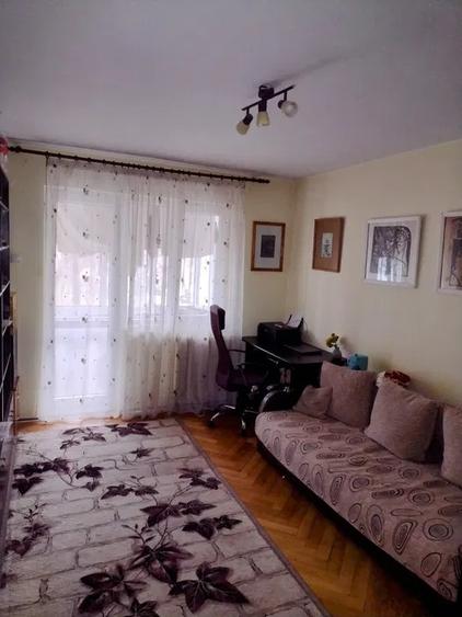 Apartament cu 2 camere decomandat, etajul 2/4, zona Tatarasi - 3