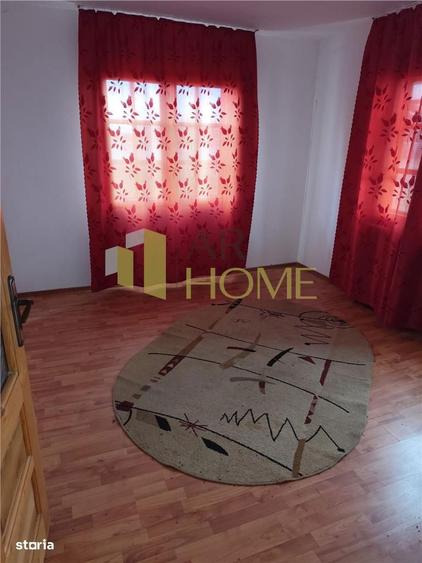 Casă cu 4 camere cu Teren 11250 Mp în Teișani