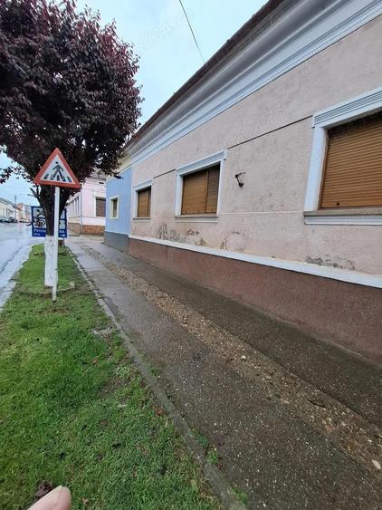 Casa in Ora?tie, zona cu vad - 8