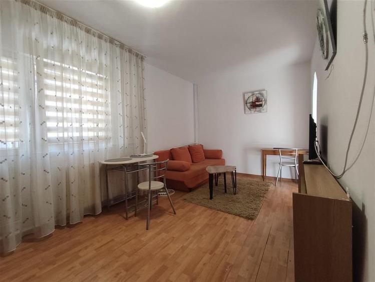 Garsoniera,parter, Oradea, zona Decebal - 1