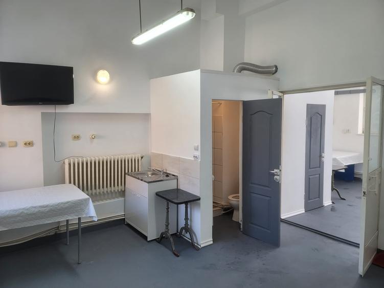 Inchiriez apartament 2 camere + 2 bai pentru muncitori, (maxim 10 persoane ) - 6