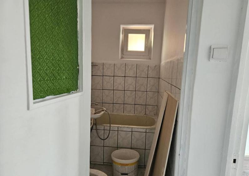 Apartament de 2 camere zona GEMENII,Str Parcul Mic, - 1