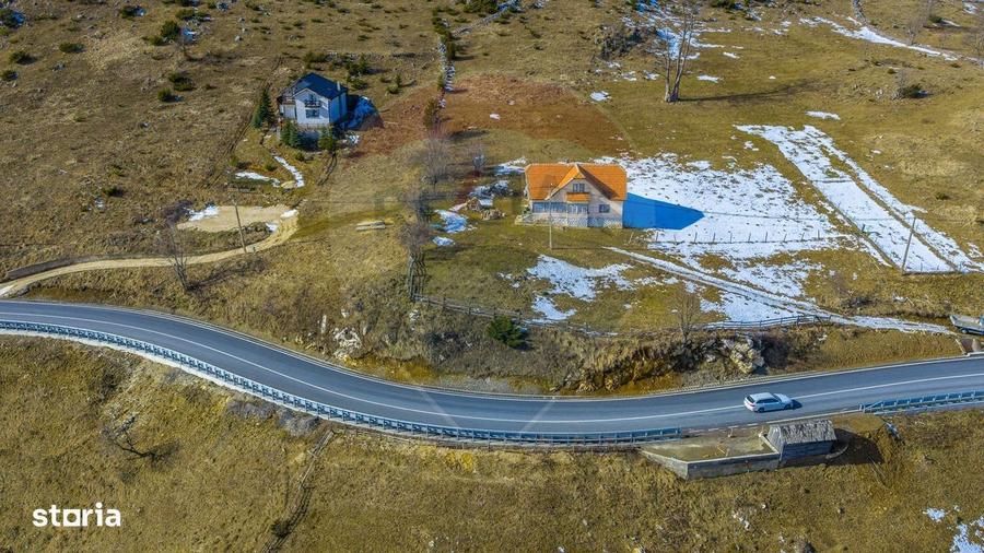 Teren intravilan CU PRIVELISTE DE POVESTE- Fundata- Romania - 10