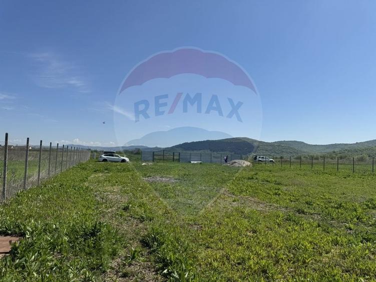 Teren intravilan 1.400 mp, împrejmuit integral – Livada, comuna Iclod - 9