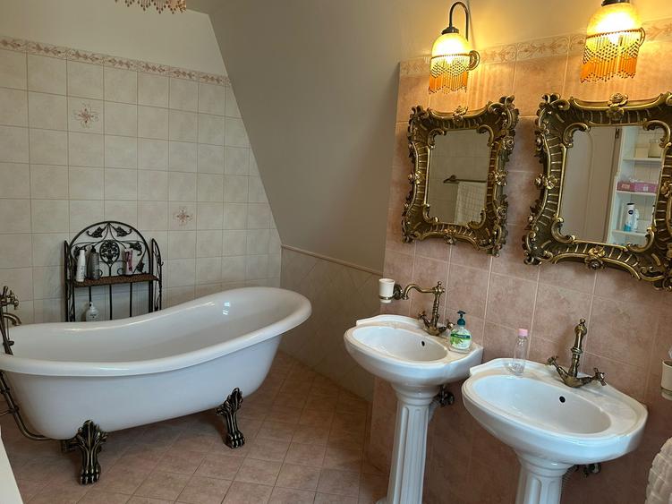 VILA CU IZ PROVENSAL  CU TEREN GENEROS SI PISCINA EXTERIOARA INCALZITA - 26