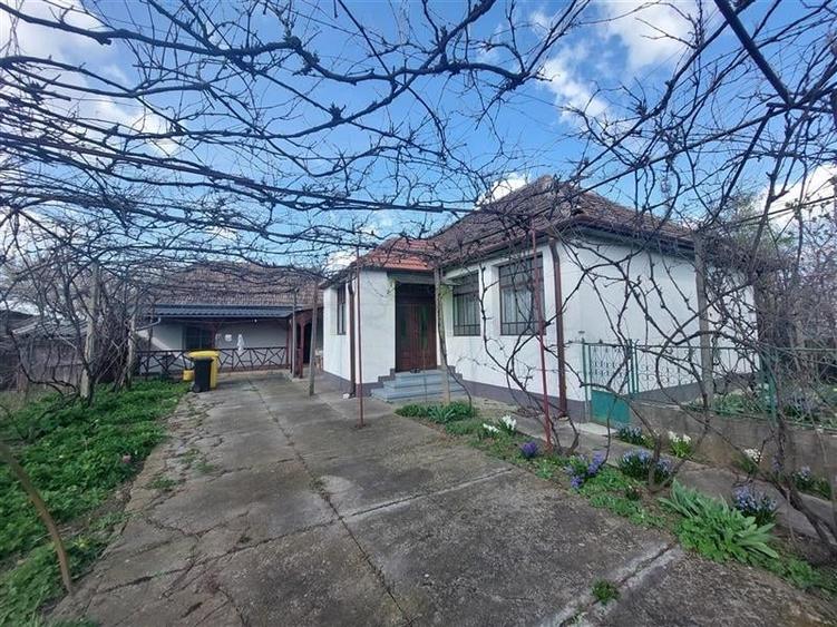 Casa cu teren de 3.500 mp in Santana! Ideal pentru proiect rezidential! - 1