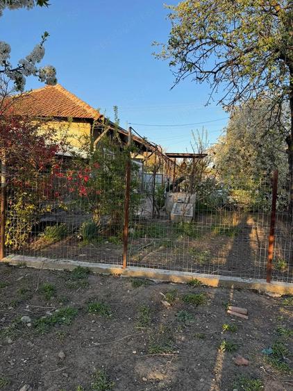 Vand casa cu gradina in Vanju-Mare jud. MH, situata intr-o zona buna si linistita a orasului. - 6