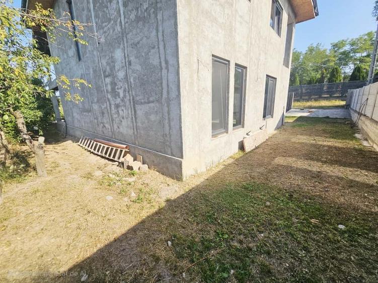 Vilă luminoasă, 4 camere, cu teren generos – Com. Plopu - 3