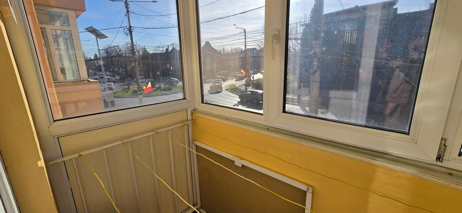 Targoviste. Bdul Regele Carol I,  ETAJ 1, vanzare apartament 3camere - 4