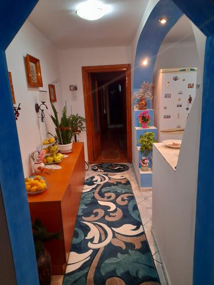 Apartament 3 camere etaj 2 zona Stadion - 1