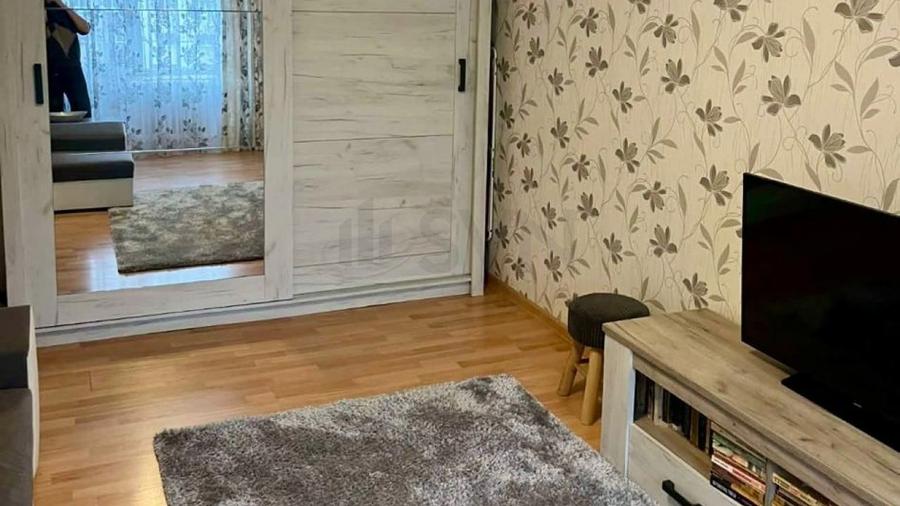 REA1027437 Apartament 3 camere Crangasi - 2