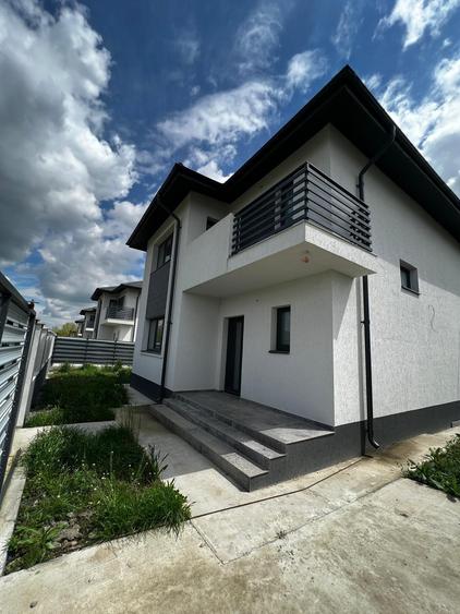 Casa/Vila 4 camere,teren 616 mp/Com.Berceni - 2