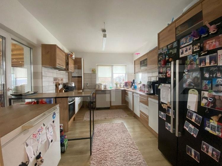 Casa cu piscina mobilata la cheie - 3